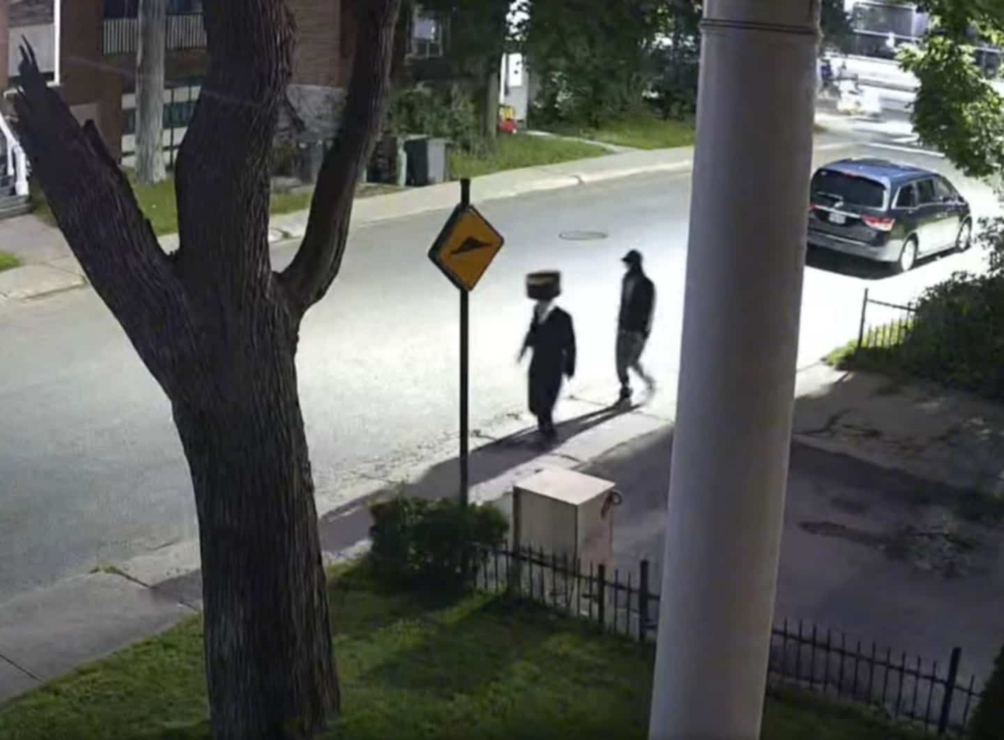 Insultes, chapeaux volés et crachats: deux hommes arrêtés pour s’en être pris à des juifs hassidiques à Montréal