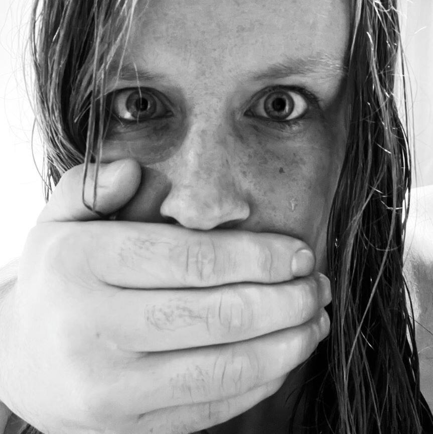 Un livre virtuel pour parler de violence conjugale aux ados