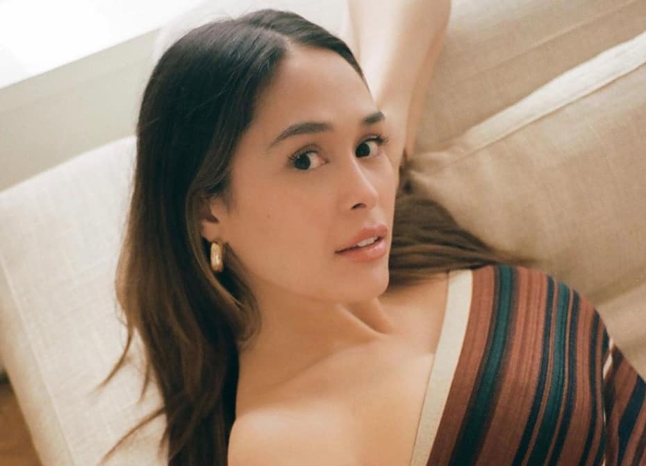 Julie-Anne Ho dit adieu à ses sourcils: c’est wow!