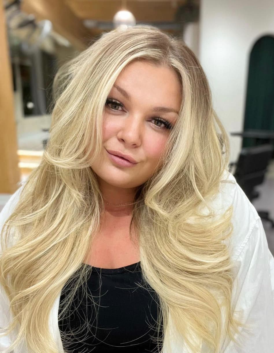 Julie Munger est une princesse sexy en lingerie