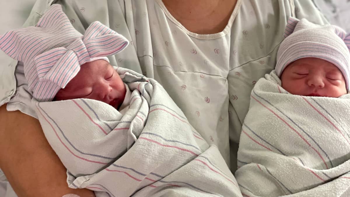 Des jumeaux qui n’ont pas la même année de naissance