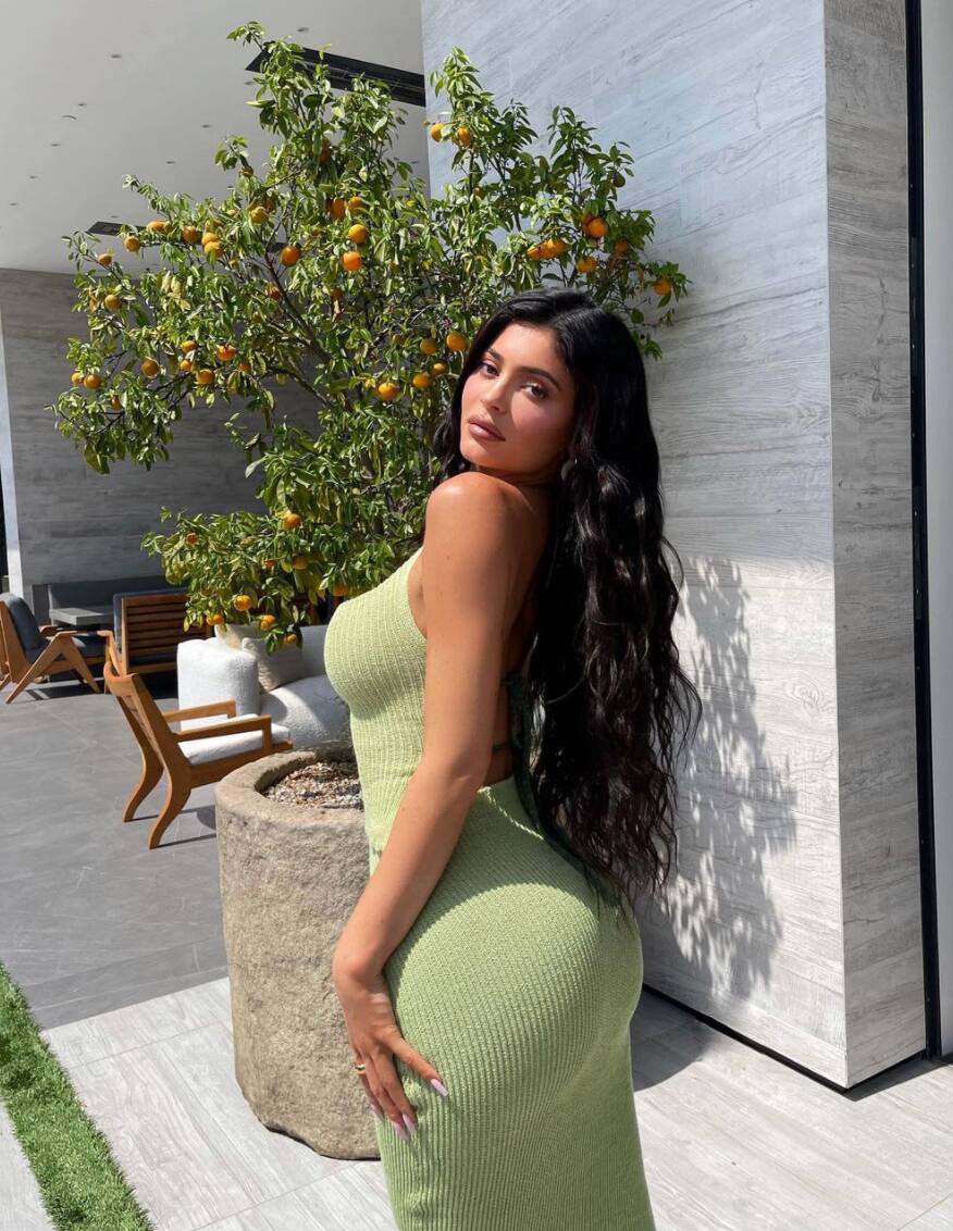 Elle officialise sa grossesse en vidéo