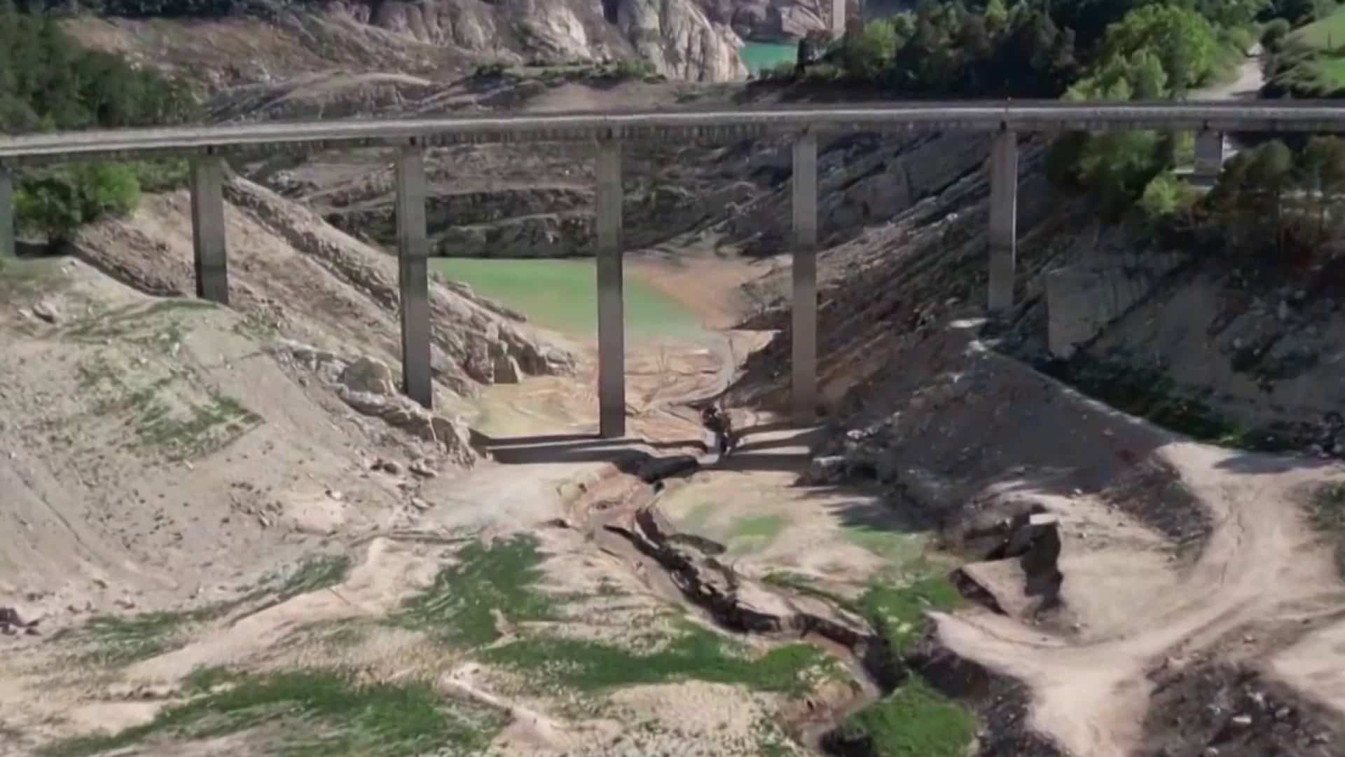 Lacs et des réservoirs du monde perdent de l'eau