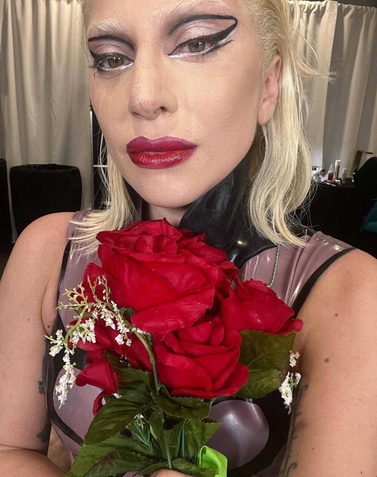 En larmes, elle s'adresse à ses fans sur Instagram