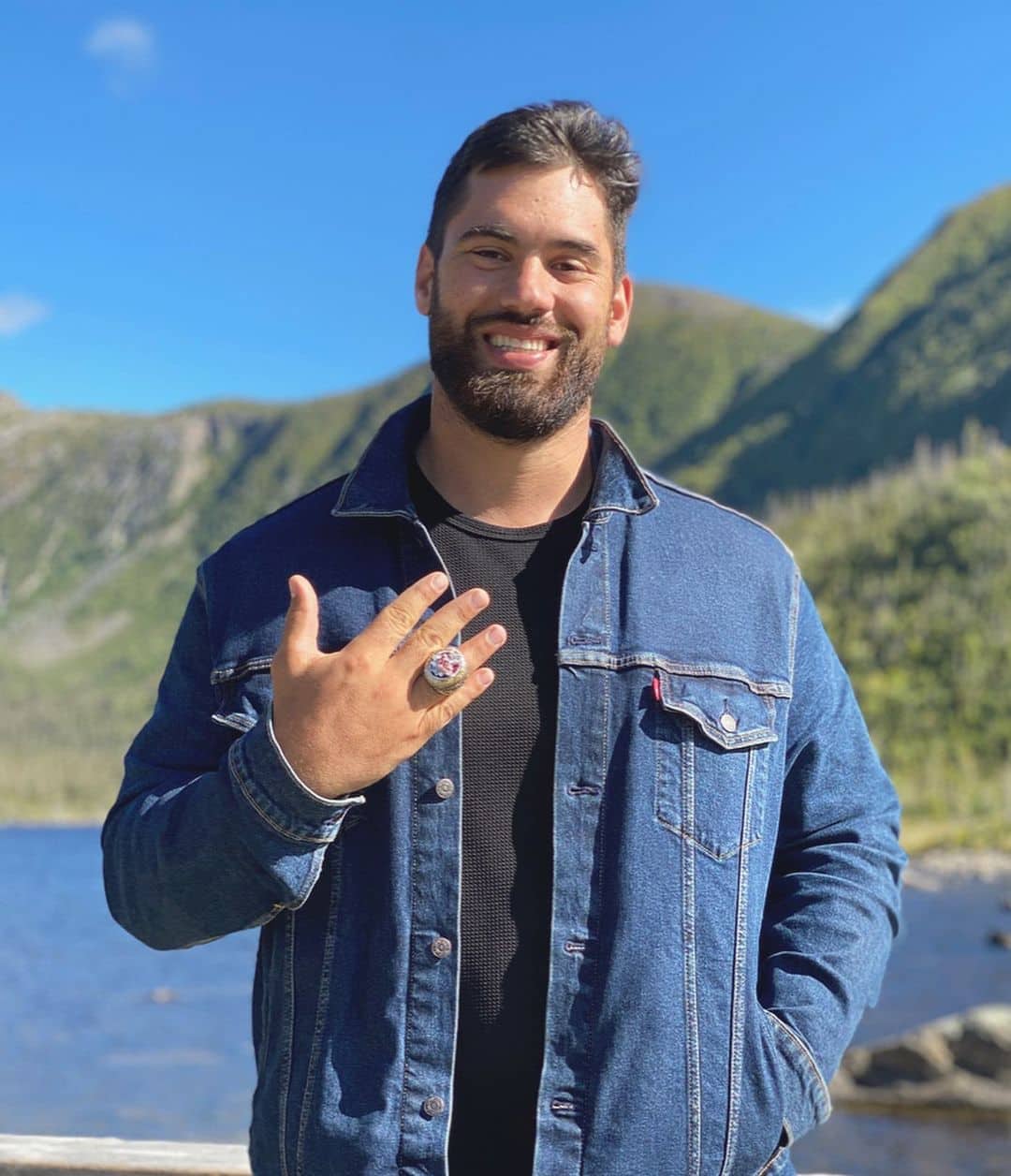 Laurent Duvernay-Tardif rase sa fameuse barbe