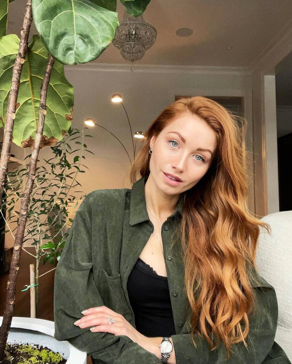 Elle présente sa fille pour la toute première fois