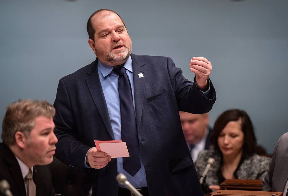 Image principale de l'article Un député arrêté pour agression sexuelle