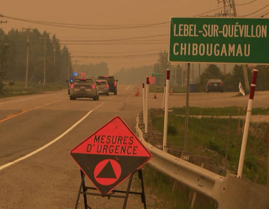 Deux avionsciternes dépêchés à LebelsurQuévillon TVA Nouvelles