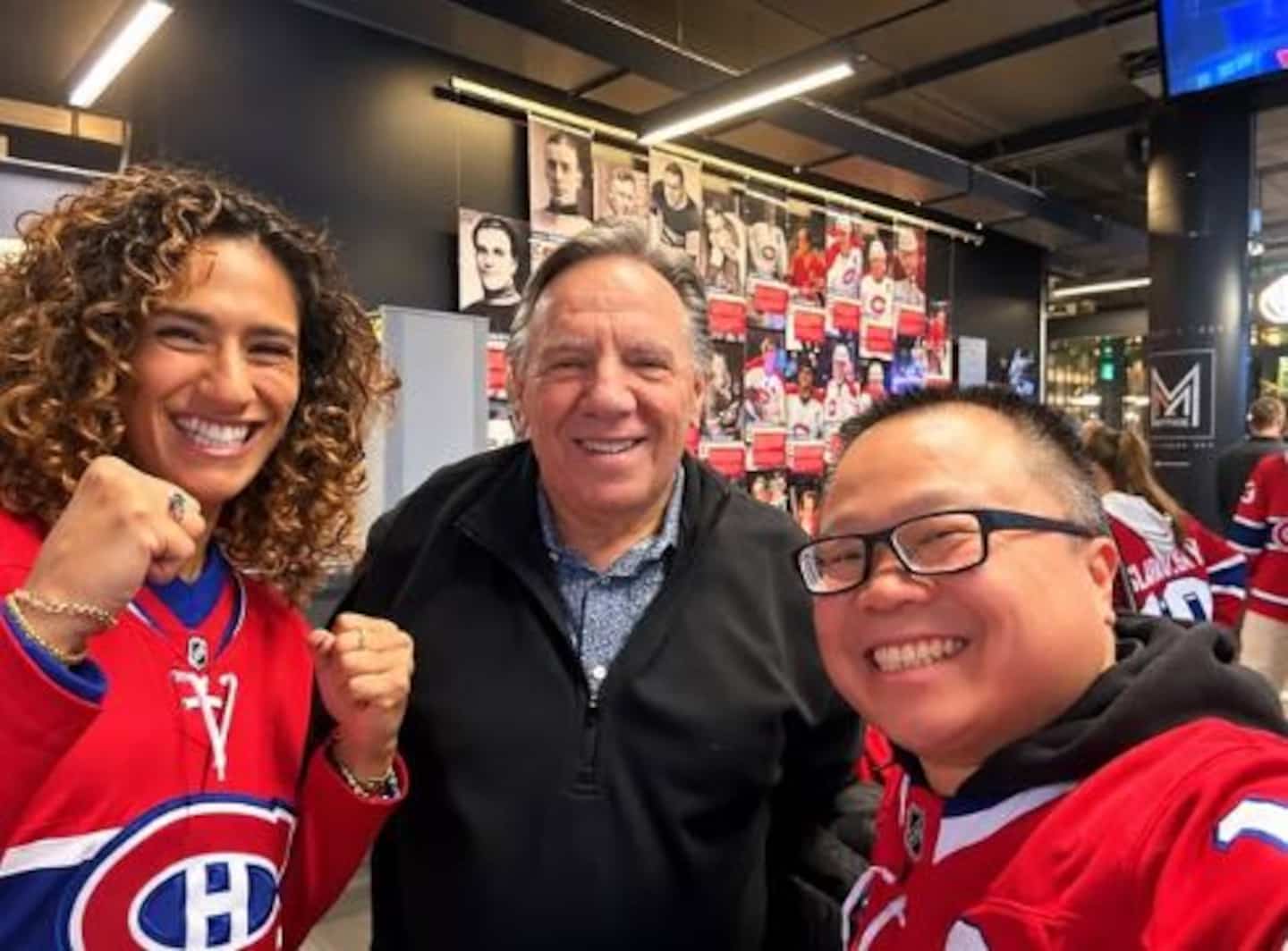 EN VIDÉO | Nada Boumeftah échange avec François Legault au Centre Bell