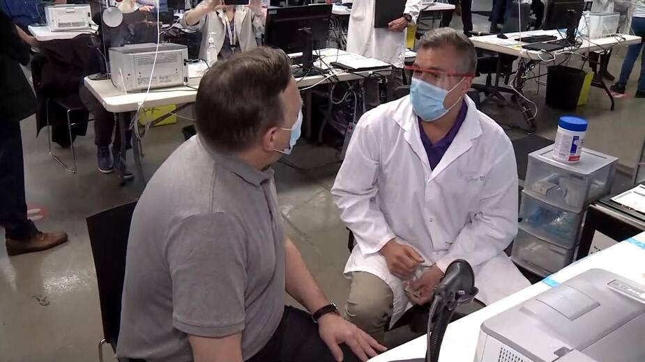 Image principale de l'article François Legault se fait vacciner contre la COVID