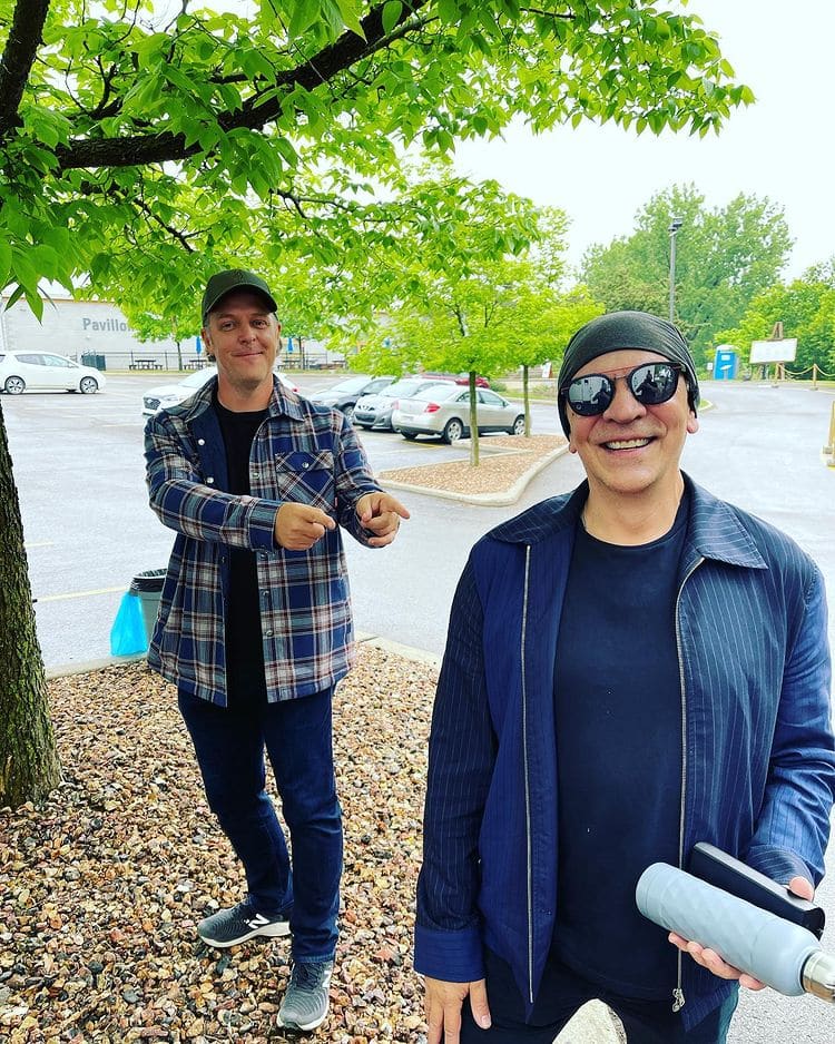 Plusieurs photos de tournage de Léo