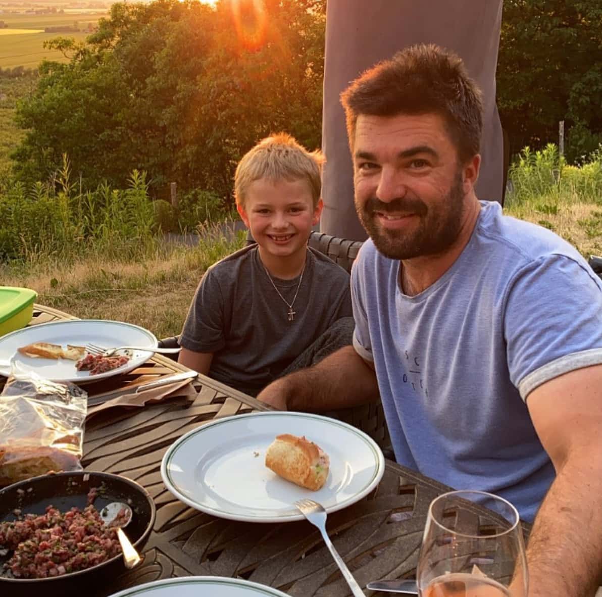 En vedette ensemble dans une publicité