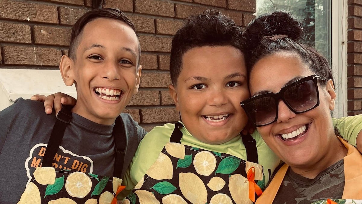 Le SPVM tente de fermer un kiosque de limonade amassant des sous pour la sclérose en plaques