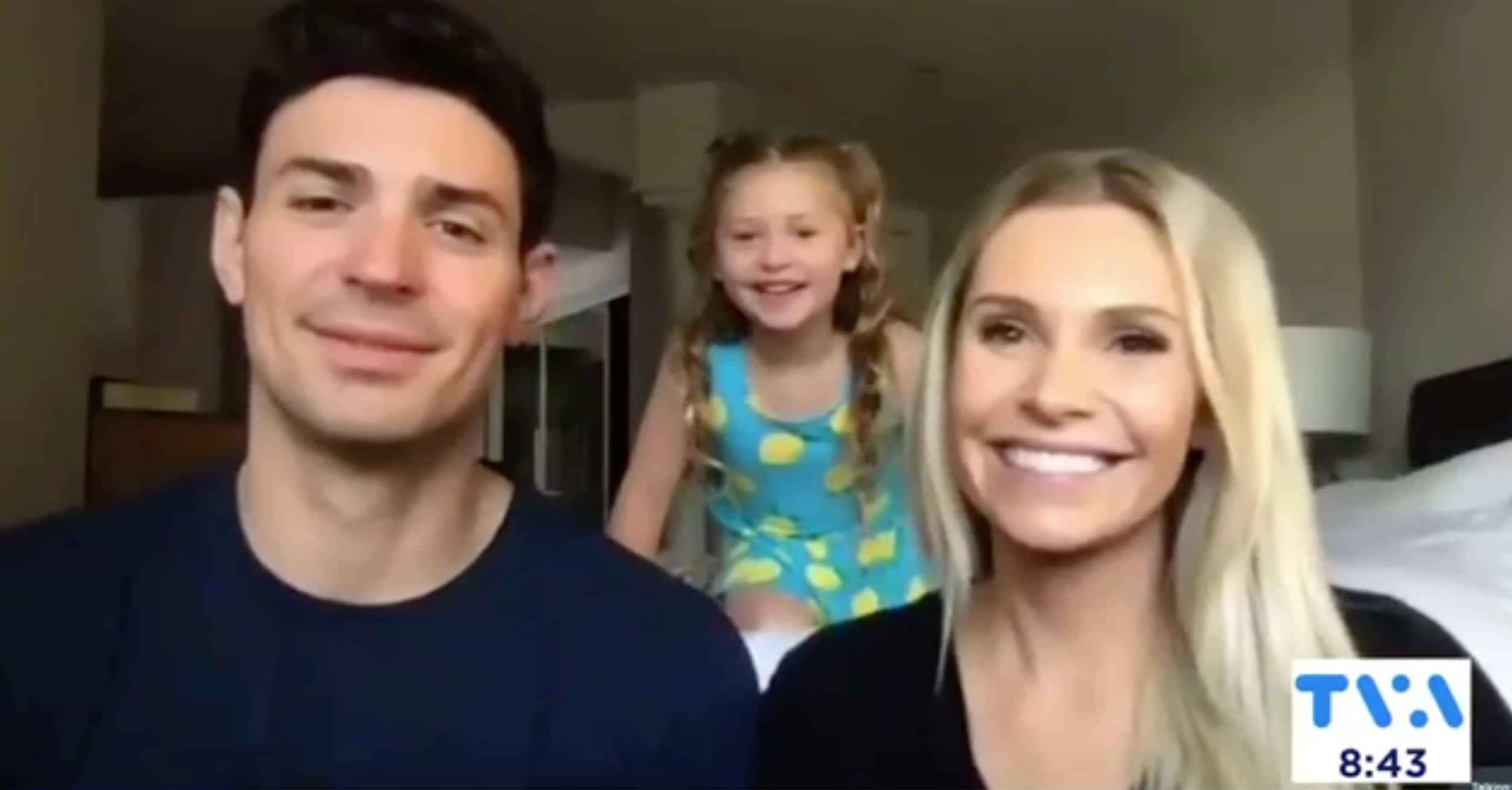 Leur fille vole la vedette en entrevue 