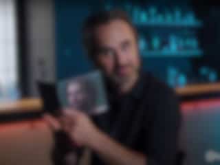 Louis-José présente ses drôles de capsules vidéos