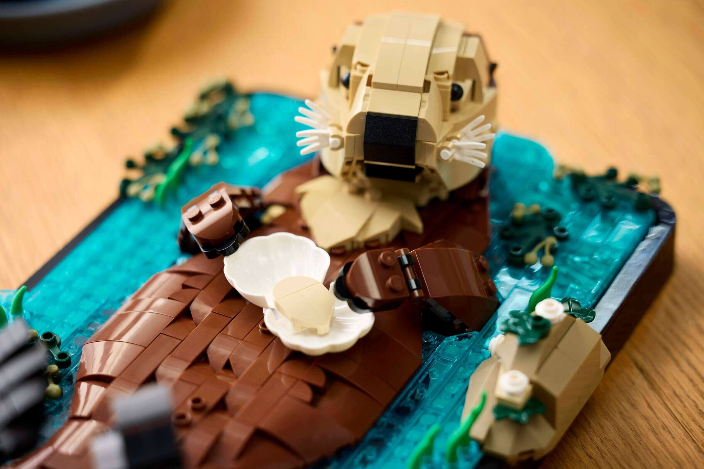 LEGO dévoile des loutres de mer flottantes (et c’est très cute) | Pèse ...