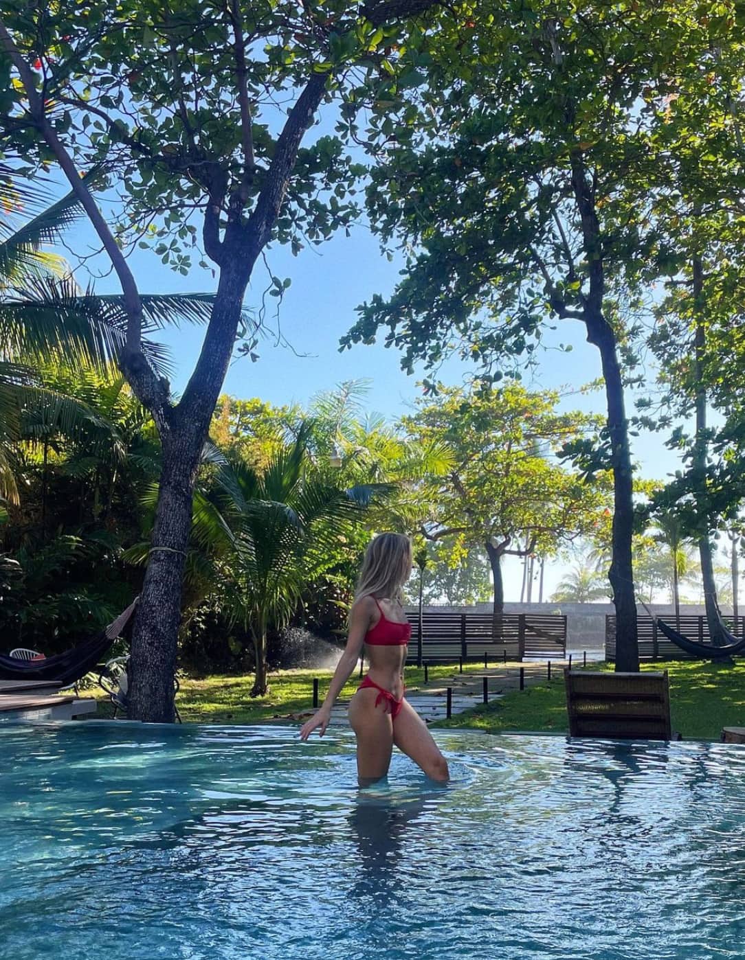 8 vedettes qui commencent 2023 sous le soleil