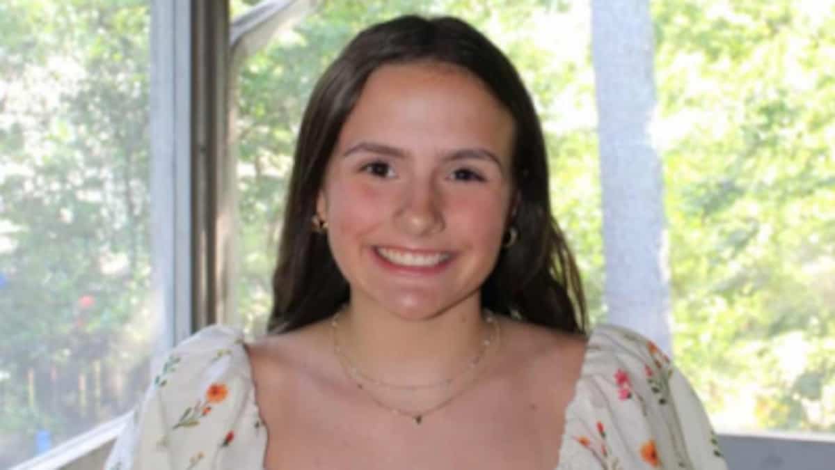 “Era senza vita”: attaccata da uno squalo in Florida, una ragazza di 15 anni ha perso una mano e una gamba “Era senza vita”: attaccata da uno squalo in Florida, una ragazza di 15 anni ha perso una mano e una gamba