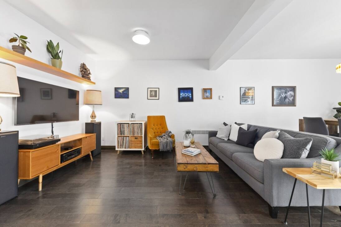 Un joli condo avec cour arrière pour 549 000$