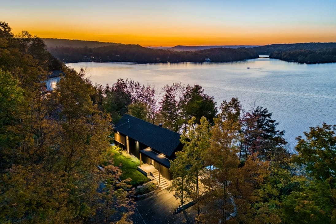 Une maison de style nordique à vendre pour 1M$