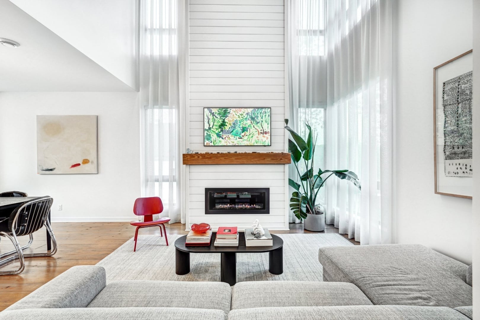 Une maison de style farmhouse à vendre pour 1.1M$