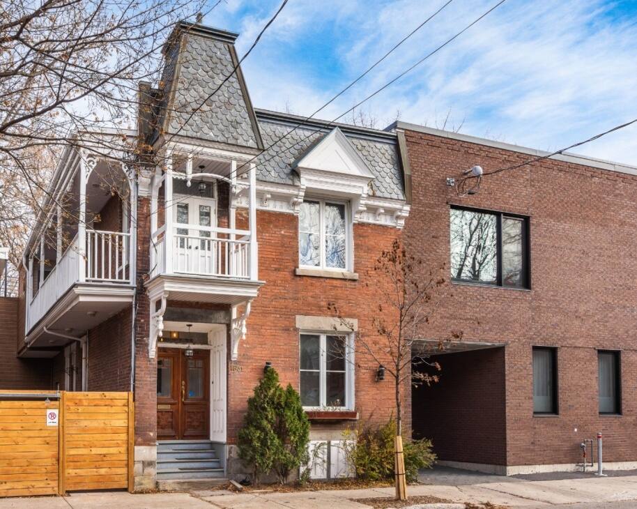 Une maison de 1900 dans le Village pour 899 000$