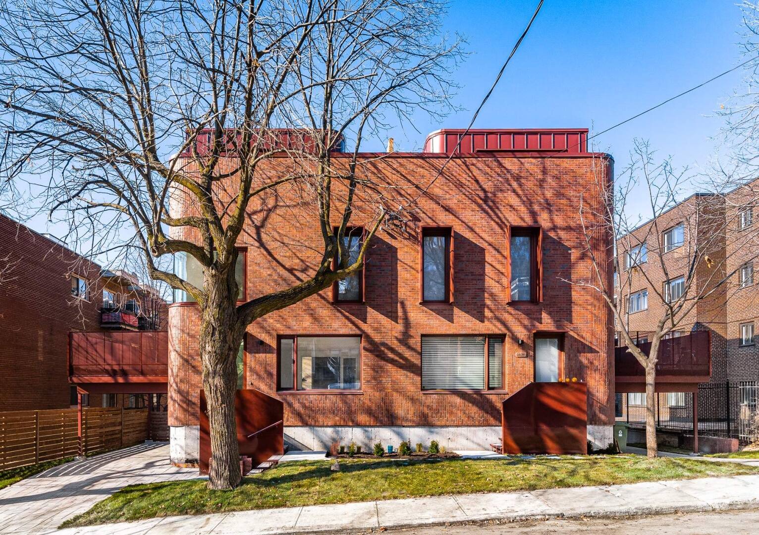 Jumelé art déco dans Côte-des-Neiges pour 1,3M$