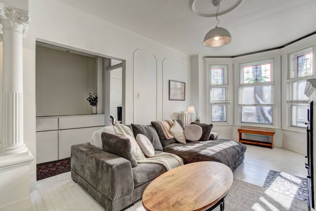 Un charmant condo à vendre pour 699 000$ 