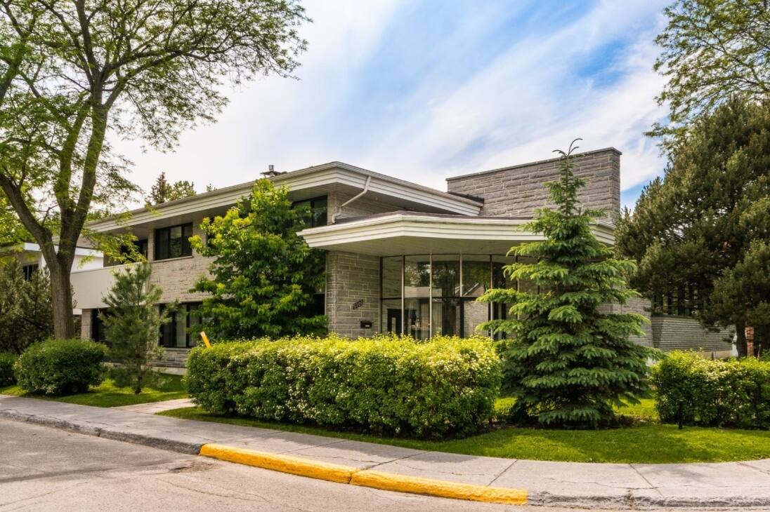 Image principale de l'article Martin Matte baisse le prix de sa luxueuse maison