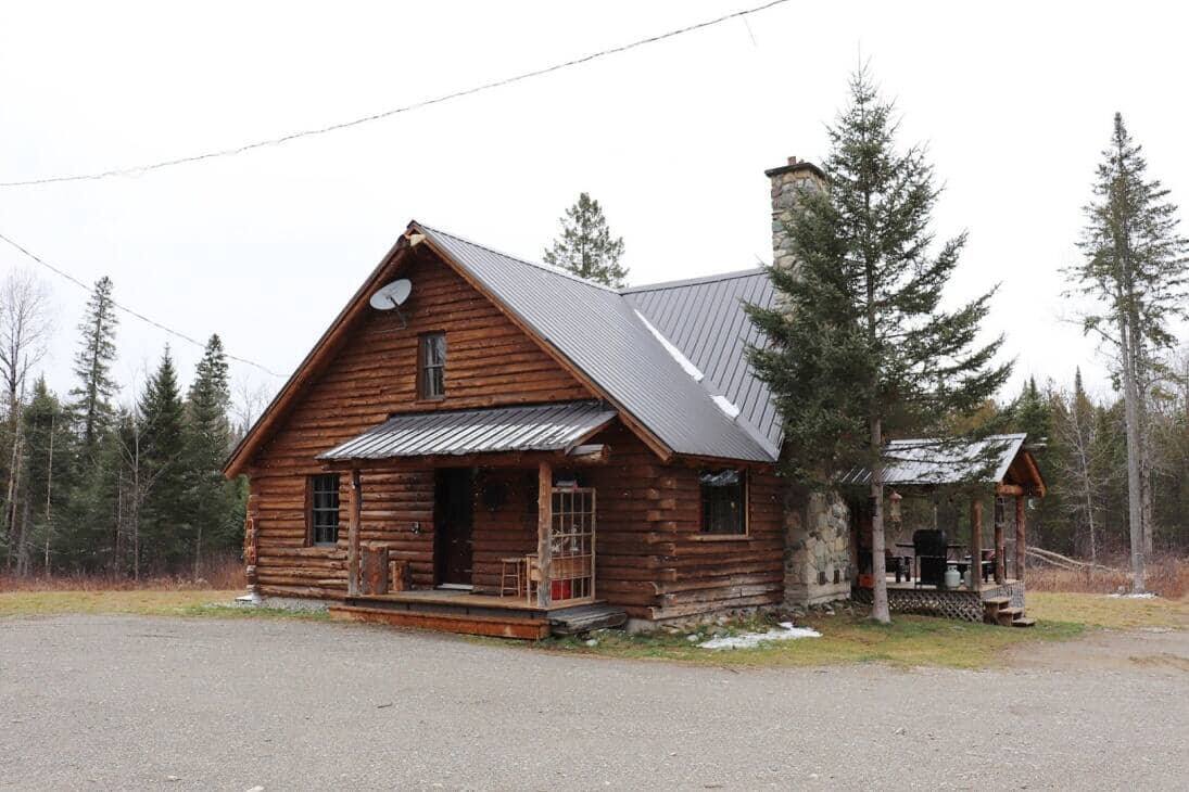 Peter MacLeod vend son chalet rustique