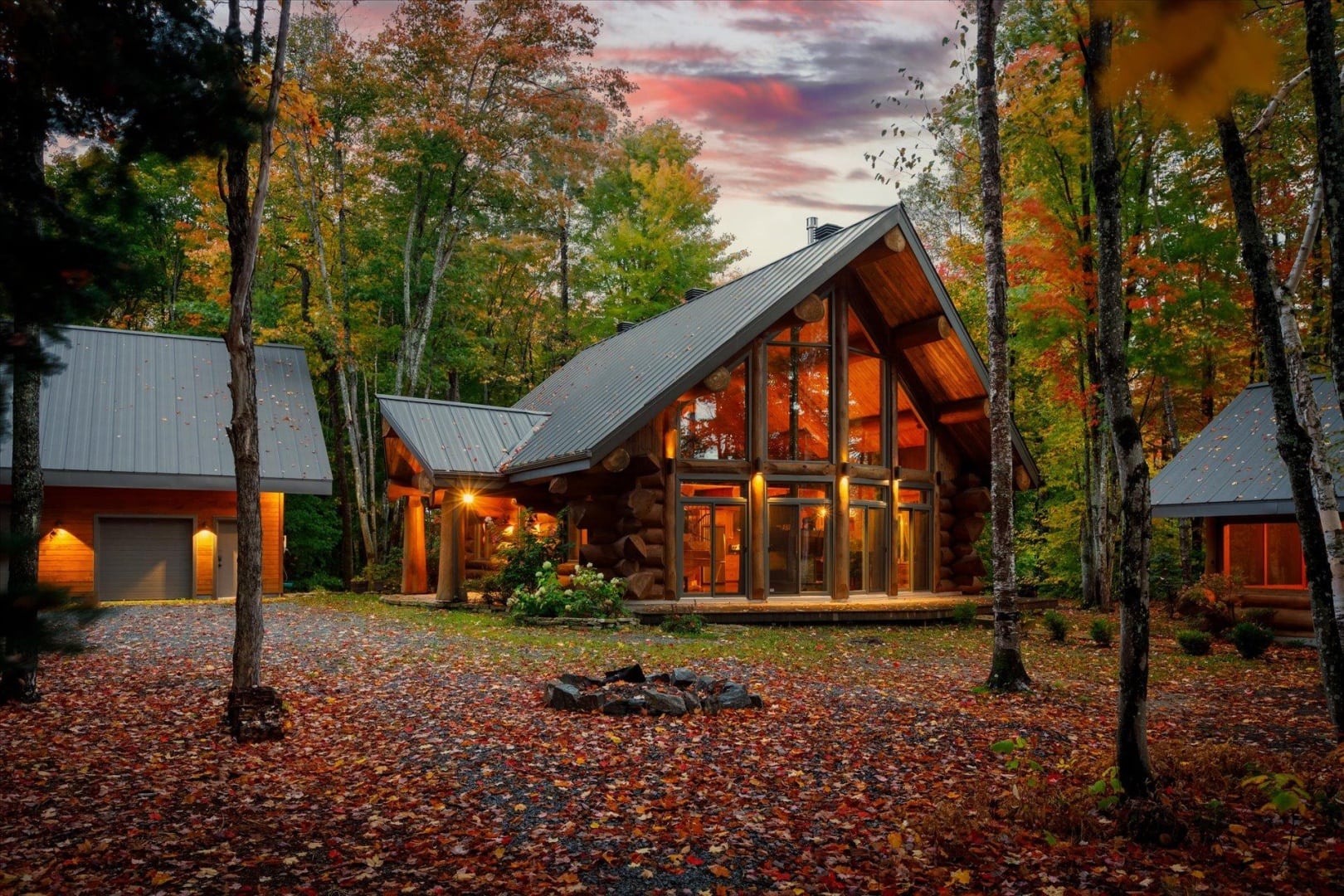 Un chalet en bois rond à vendre 1 475 000$