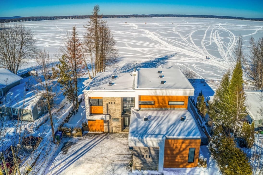 Une maison de luxe pour 3 098 000$ à Lac-Brome