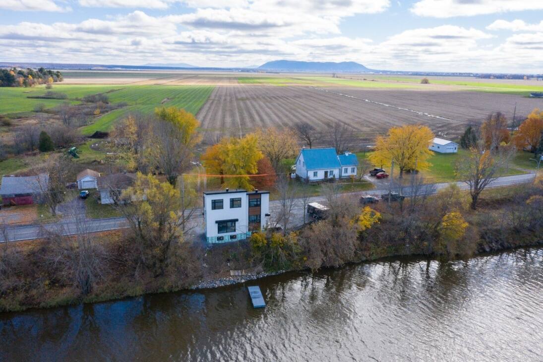 Une maison étroite et originale avec