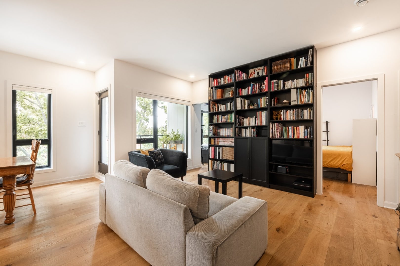 Un condo à l'emplacement parfait à vendre à 599k