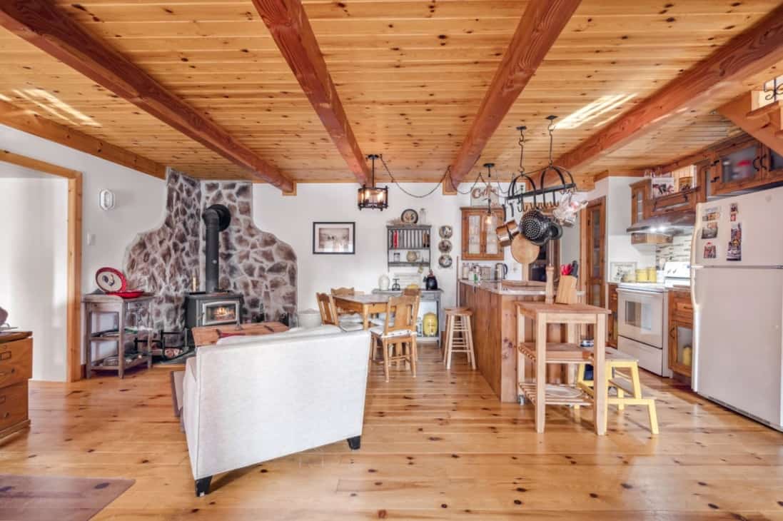 Une ravissante maison ancestrale à vendre à SainteAnnedeBeaupré pour