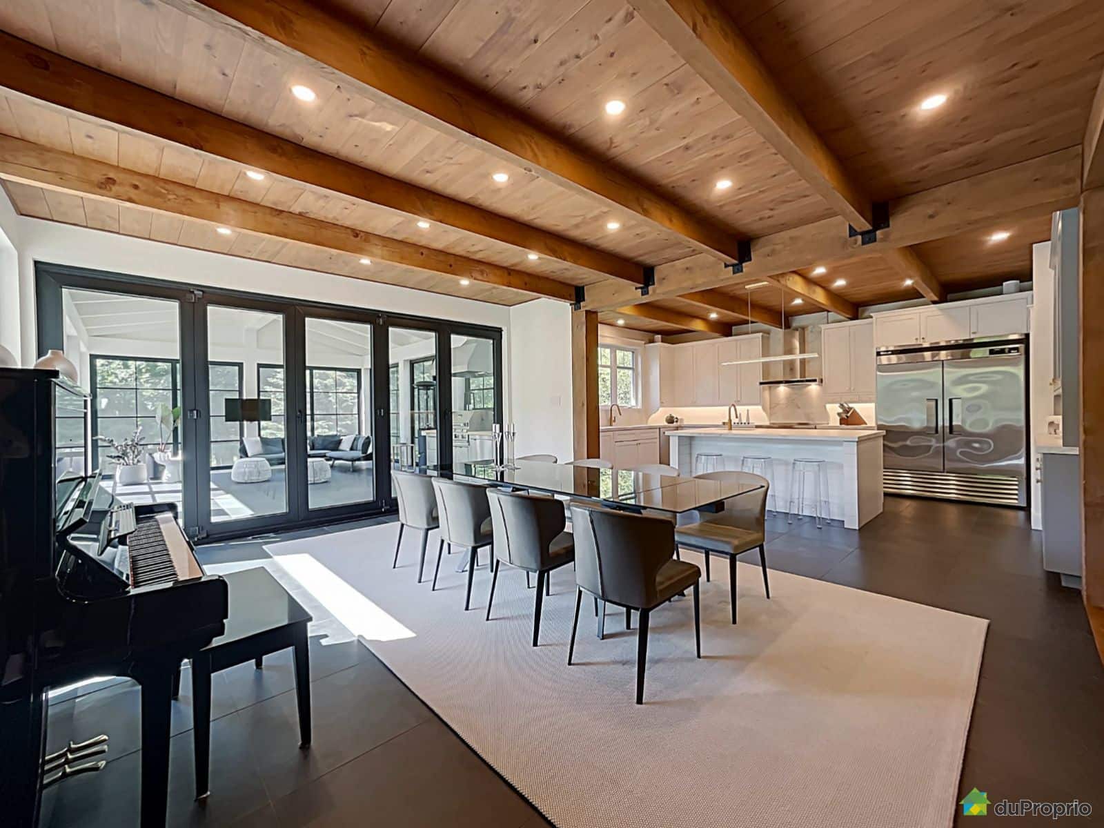 La maison farmhouse moderne de Lara Fabian