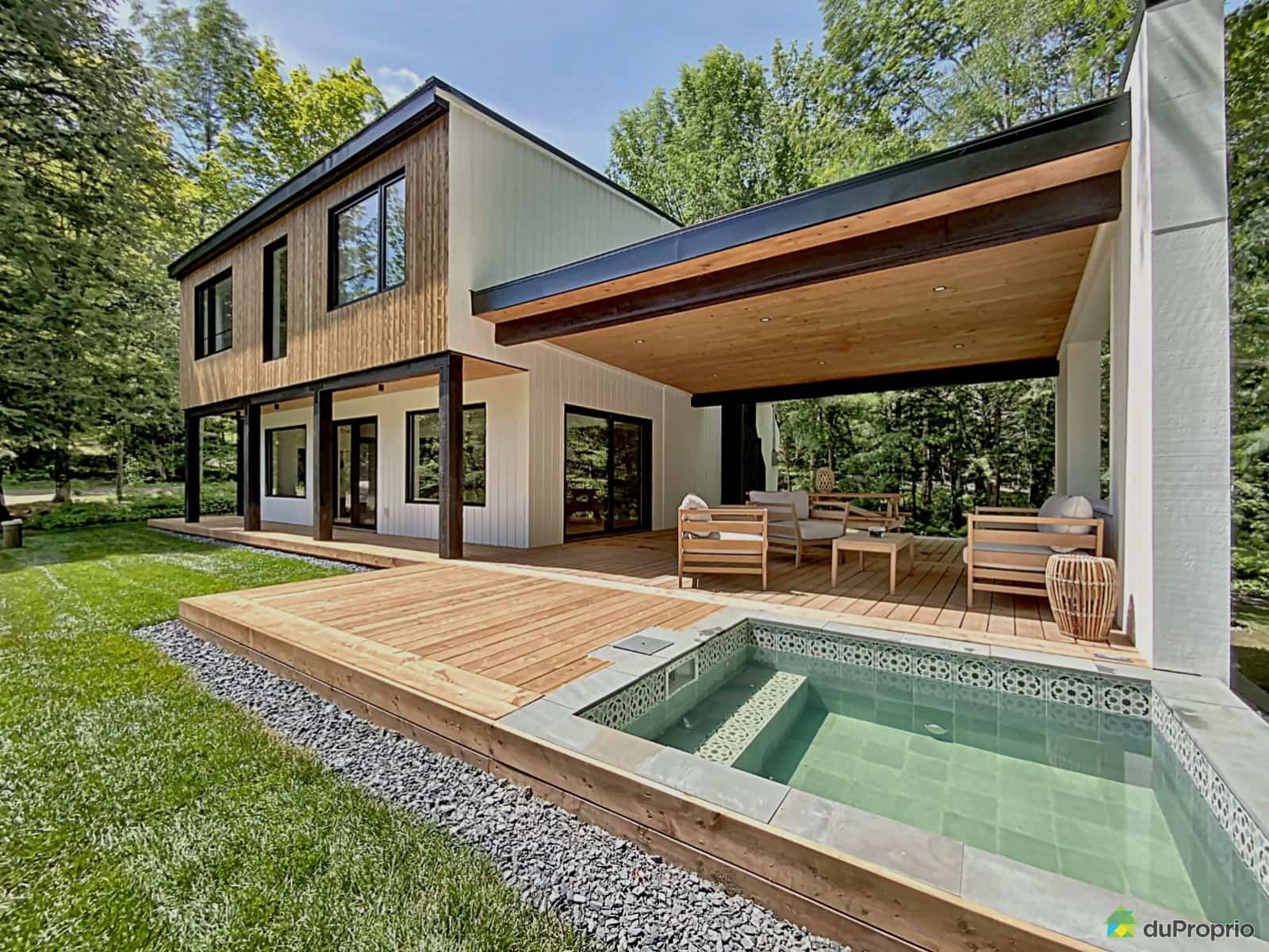 Une splendide maison moderne dans les bois à Eastman avec un spa creusé