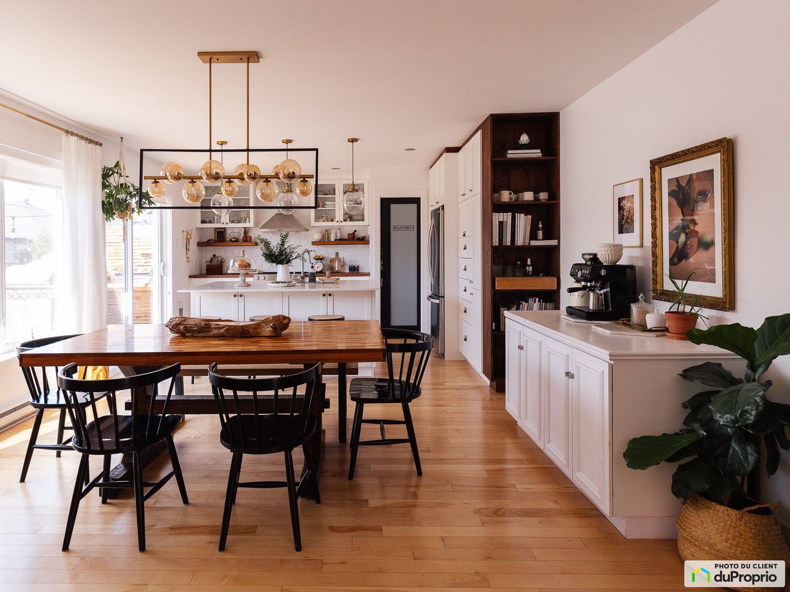 Une maison digne des magazines à 915 000$