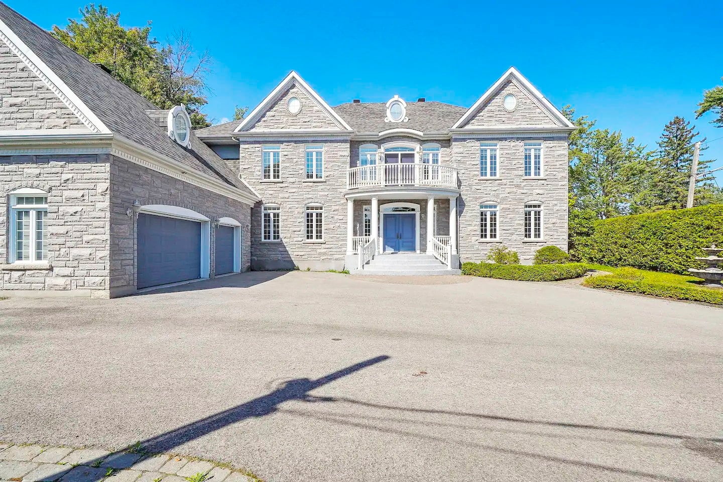 [EN IMAGES] Vous pouvez faire le party dans l&rsquo;ancienne maison de C&eacute;line Dion pendant les vacances