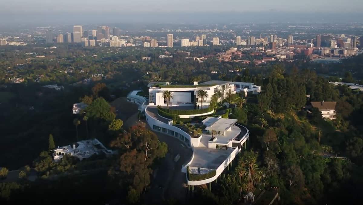 EN IMAGES | Problèmes financiers entourant cette maison de 500 millions$