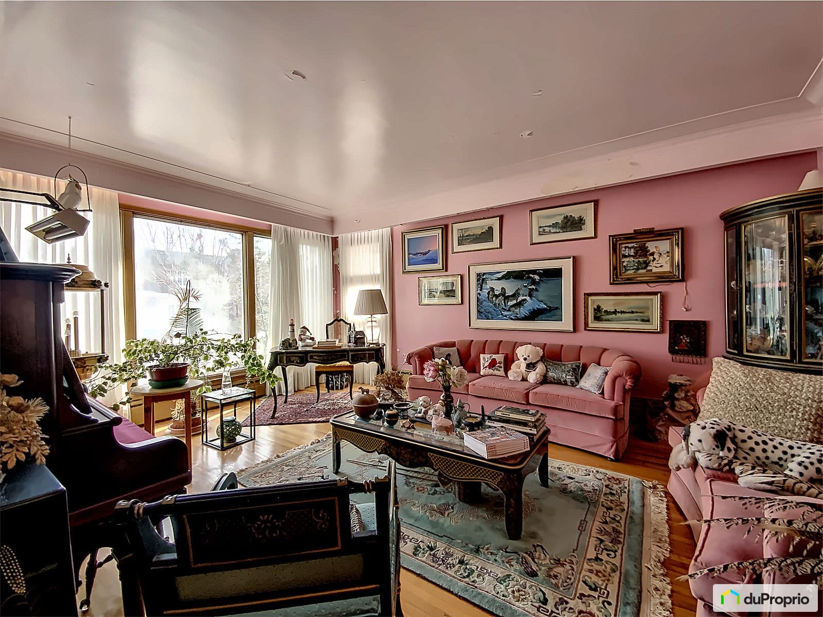 Une maison figée dans le temps à vendre pour 1.9M$