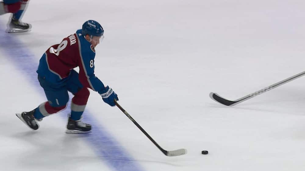 Alerte but insensé: Makar déjoue tout ce qui bouge