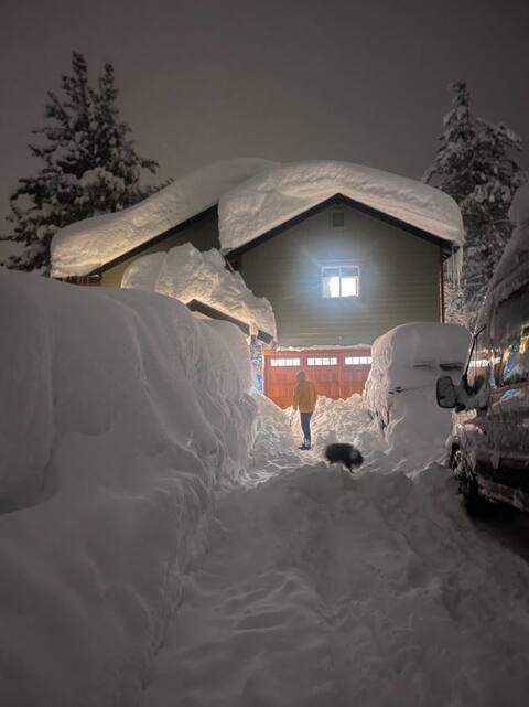 450 cm of snow received since Christmas in this region of California