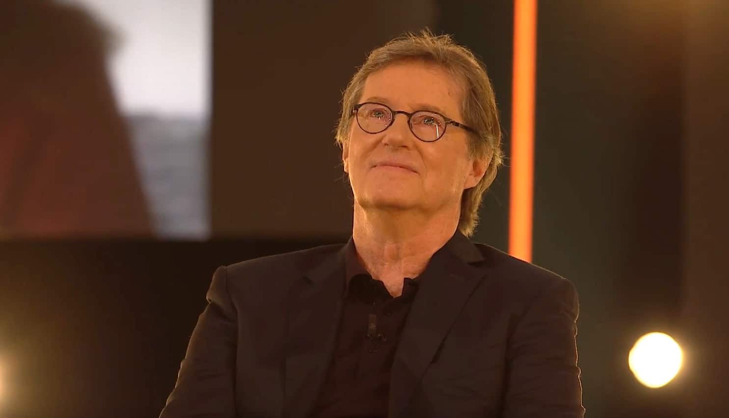 Marina Orsini livre un message à Marc Messier