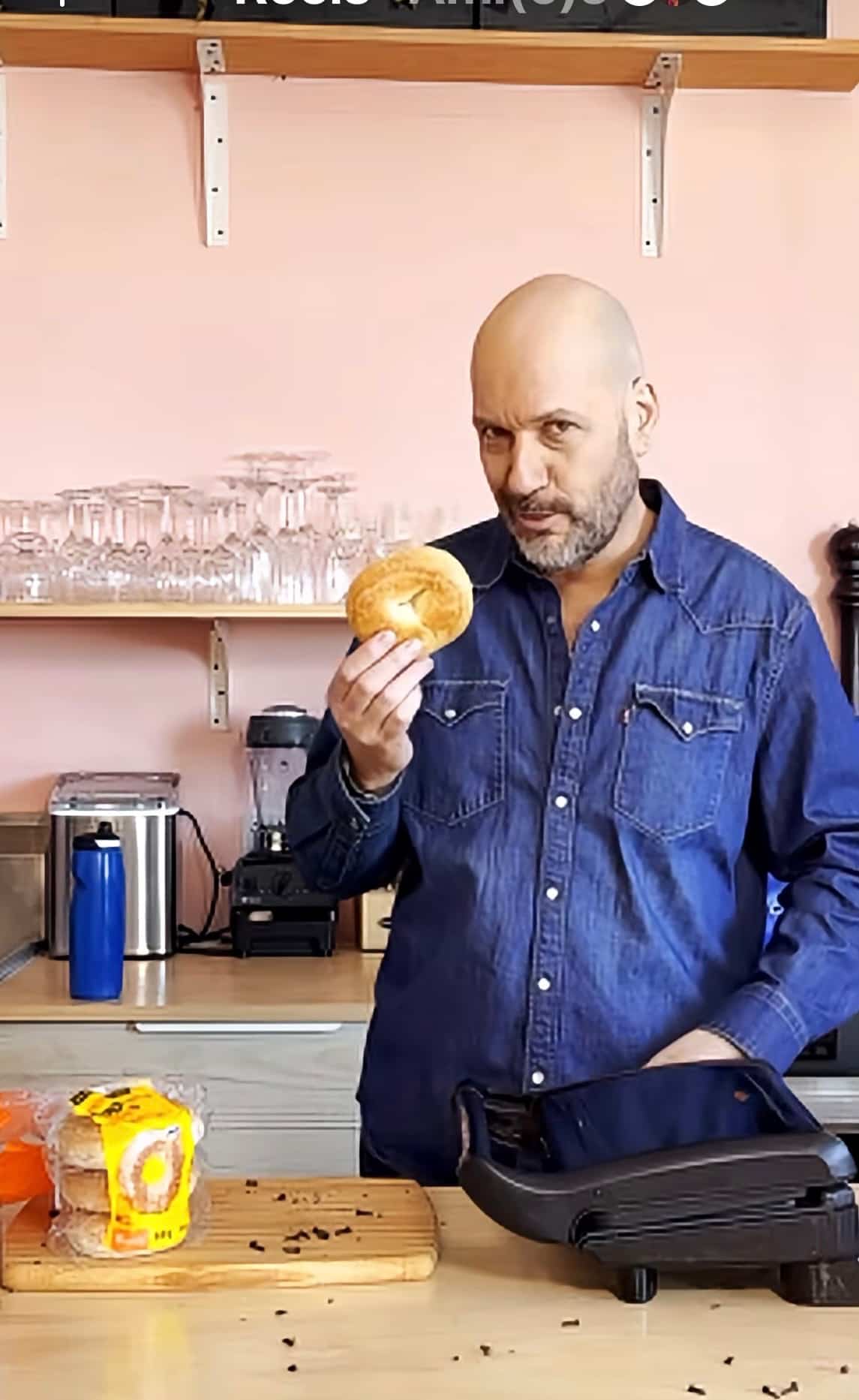 VIDÉO | Martin Matte «cuisine» les joueurs de Tampa Bay