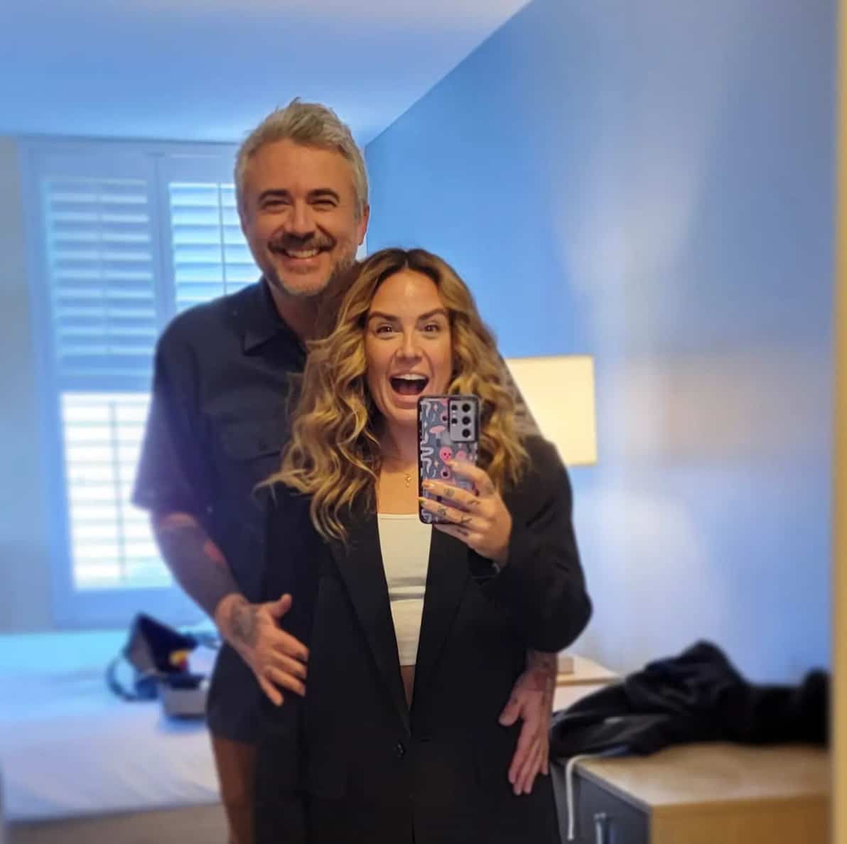 Il souligne ses 7 ans de mariage avec un tatouage