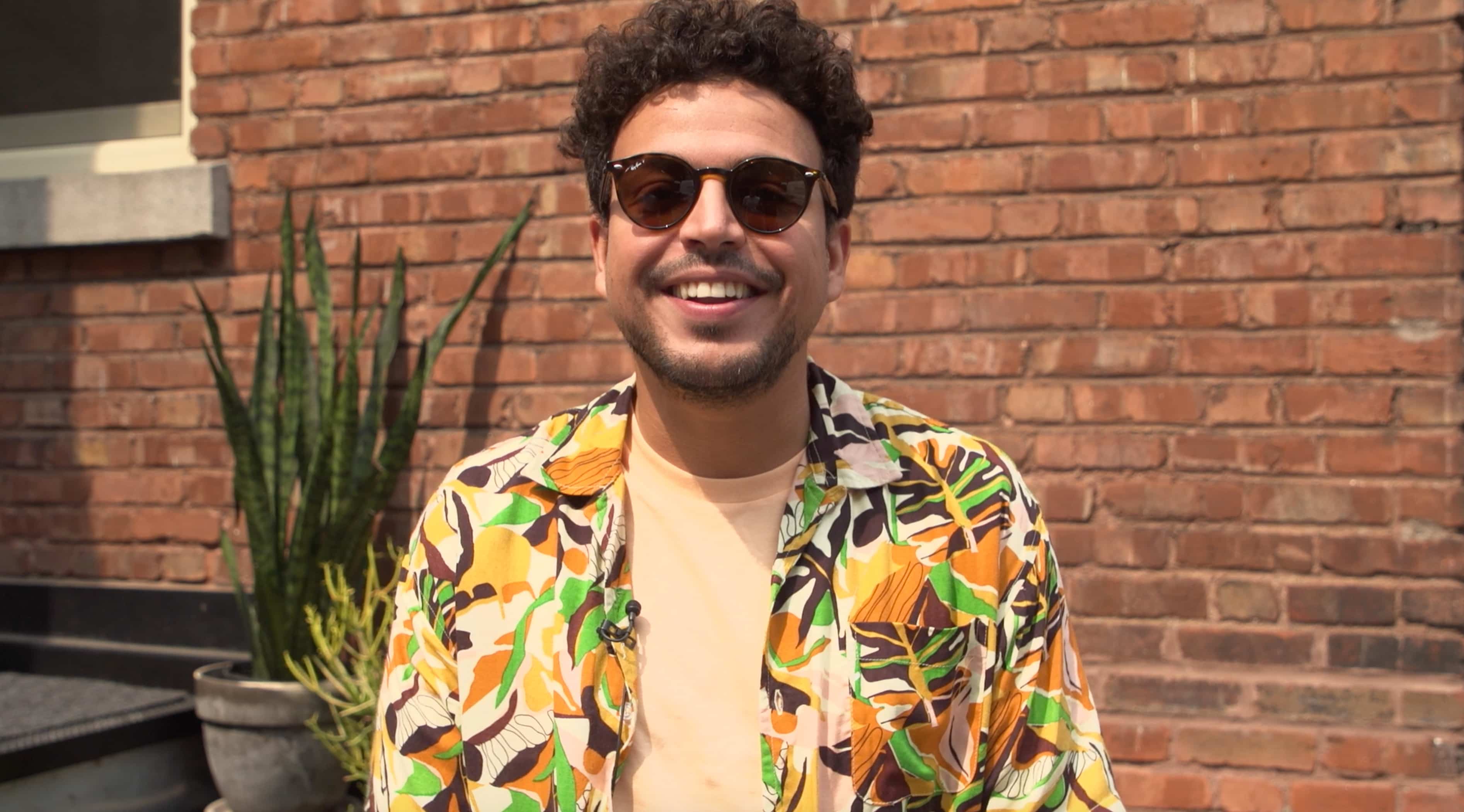 La première fois qu'il s'est fait reconnaître