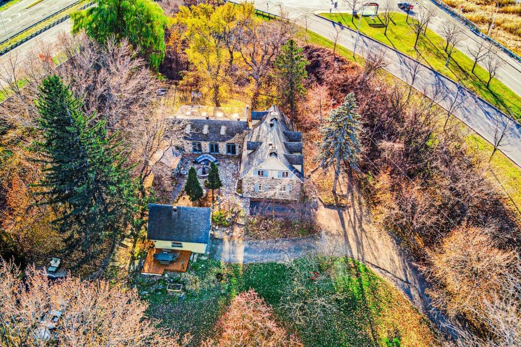 La maison d'un couple connu pour 1 899 000$ 