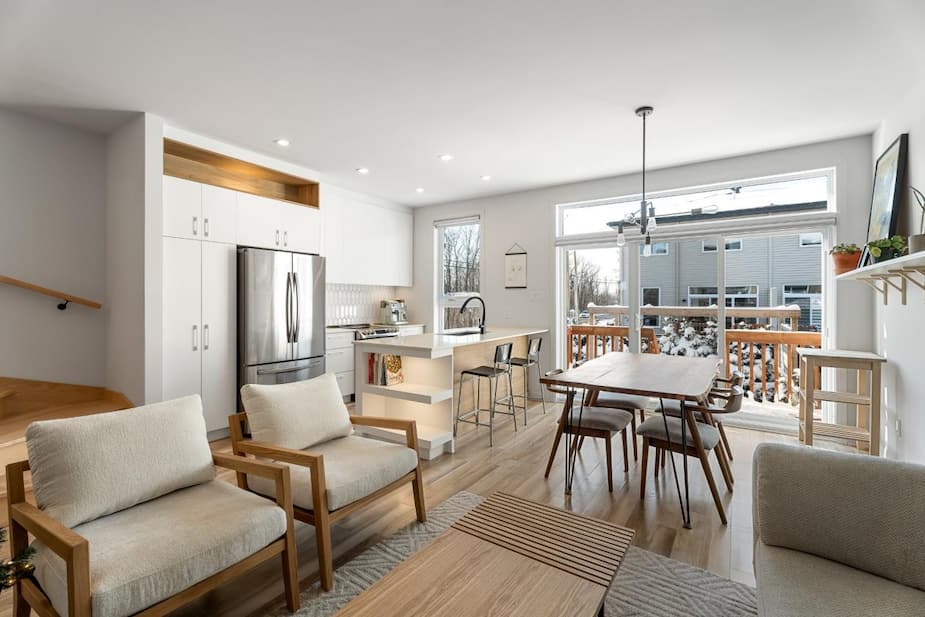Une maison joliment décorée à vendre à Mirabel pour 469 000$ | Silo 57