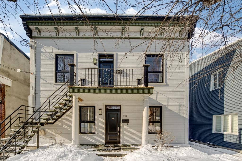 Lachine duplex avec piscine creusée et «pool house» JDM